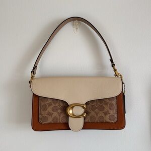 Coach Signature Tabby in tan/ivory
